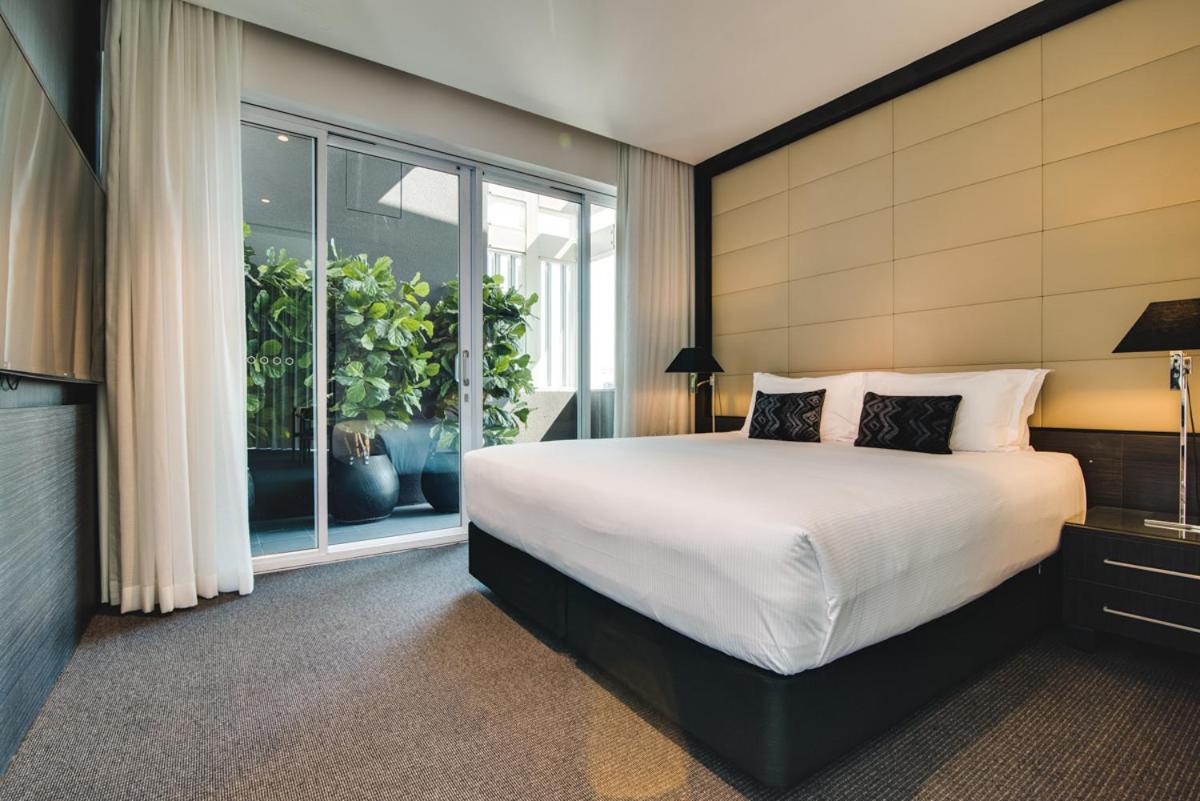 Hotel The Point 5*